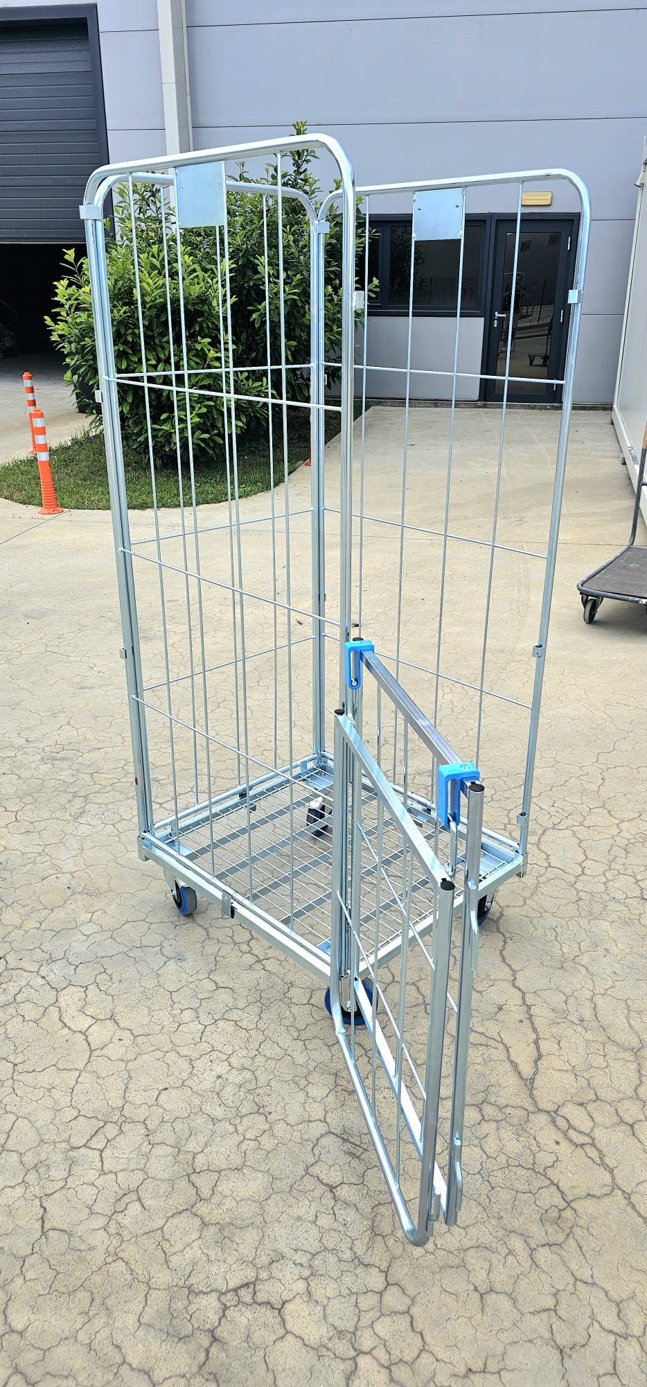 Cărucior profesional pentru transport și depozitare lenjerie – best seller, utilizare multifuncțională, ușă frontală 50% / 100%, rafturi opționale – 70 × 80 × 176 cm – PRH-B1012 Cărucior profesional pentru transport și depozitare lenjerie – best seller, utilizare multifuncțională, ușă frontală 50% / 100%, rafturi opționale – 70 × 80 × 176 cm – PRH-B1012