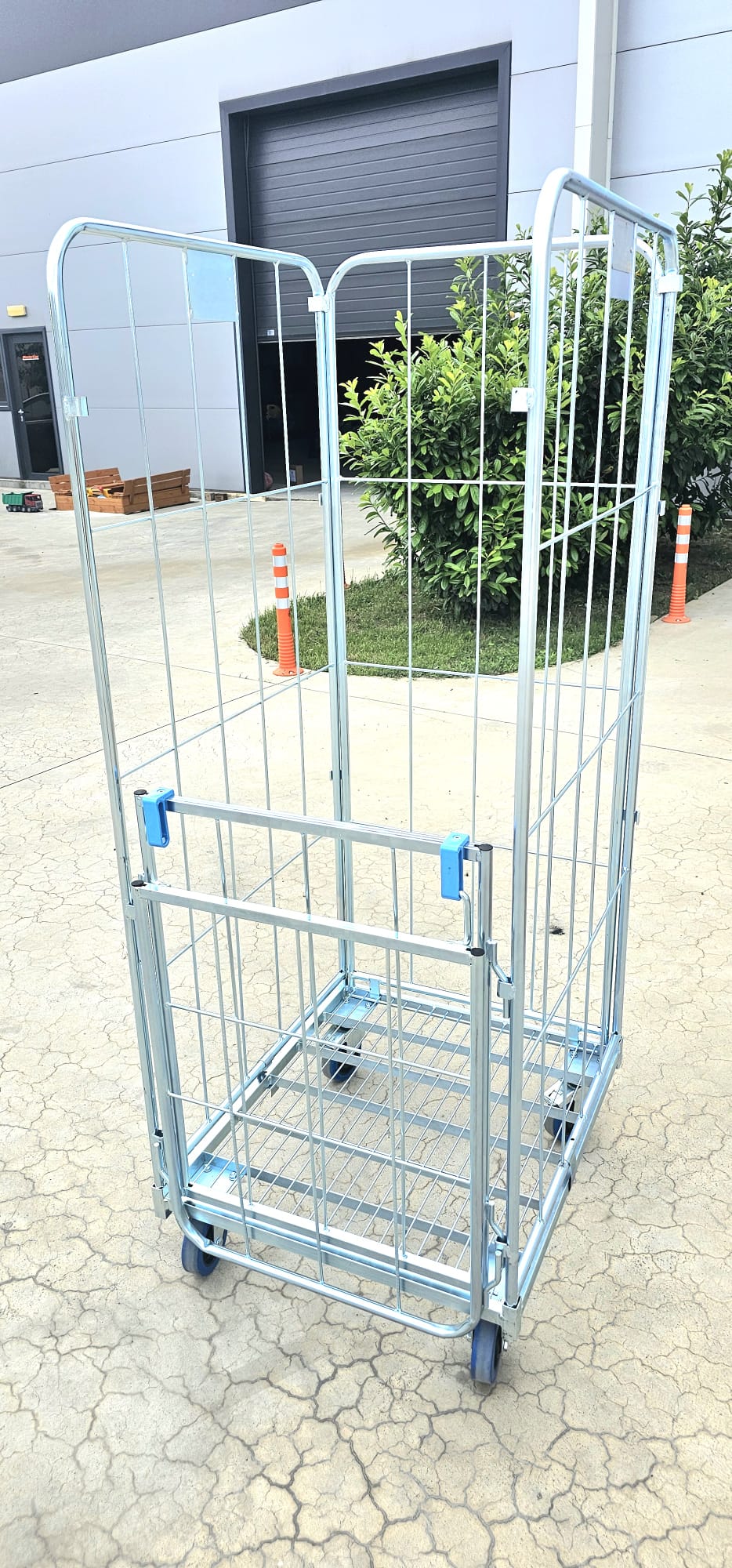 Cărucior profesional pentru transport și depozitare lenjerie – best seller, utilizare multifuncțională, ușă frontală 50% / 100%, rafturi opționale – 70 × 80 × 176 cm – PRH-B1012 Cărucior profesional pentru transport și depozitare lenjerie – best seller, utilizare multifuncțională, ușă frontală 50% / 100%, rafturi opționale – 70 × 80 × 176 cm – PRH-B1012